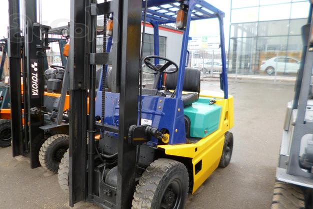 Вилочный погрузчик Komatsu FG 18