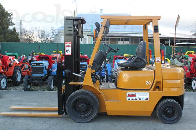 Японский вилочный погрузчик MITSUBISHI FG20