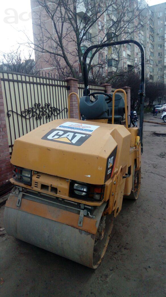 Сдам в аренду мини каток Cat CB22 3т